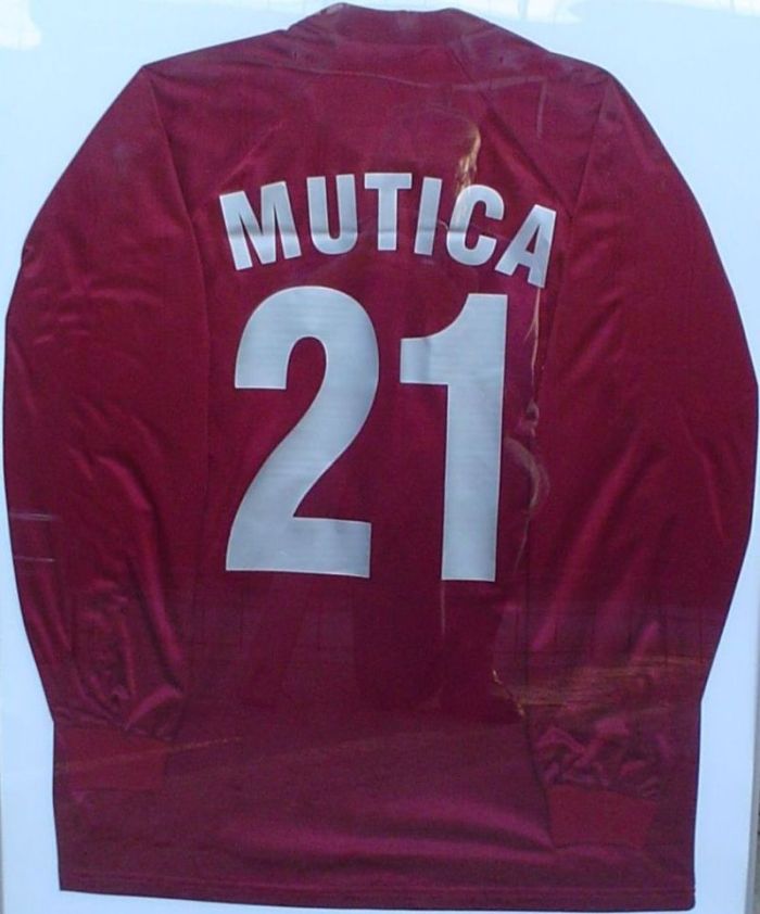 Mutica